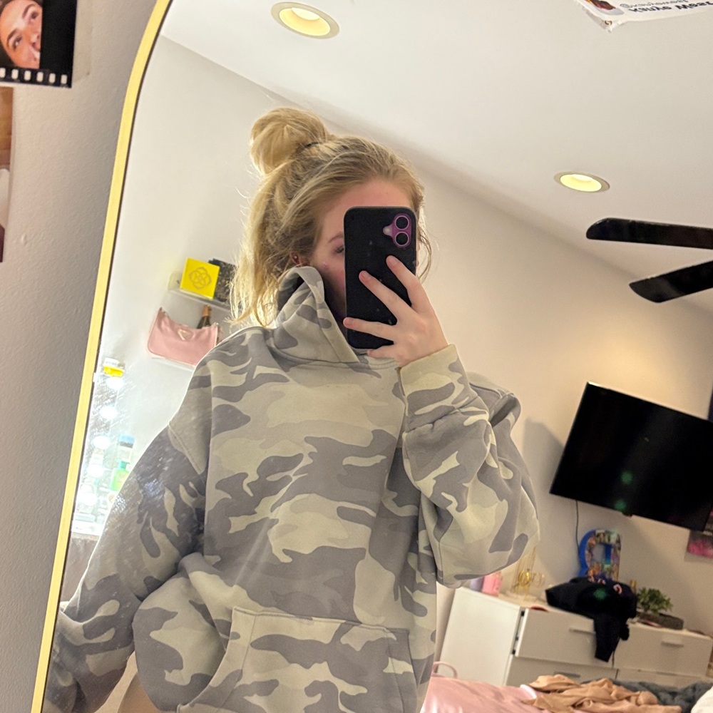 Hollister Camouflage Hoodie - Gray and Cream